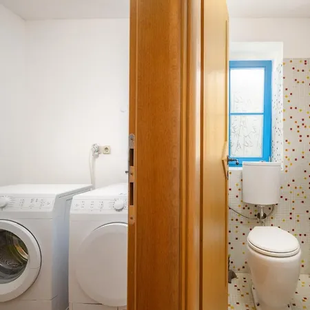 Lapida * Supetarska Draga