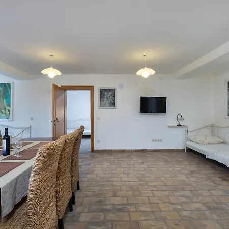 Villa Lapida