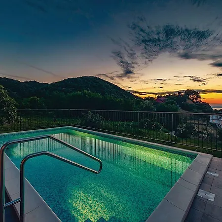 Lapida Villa *