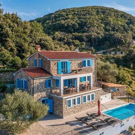 Lapida * 苏佩塔斯卡德拉加