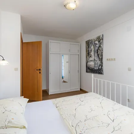 Lapida Villa