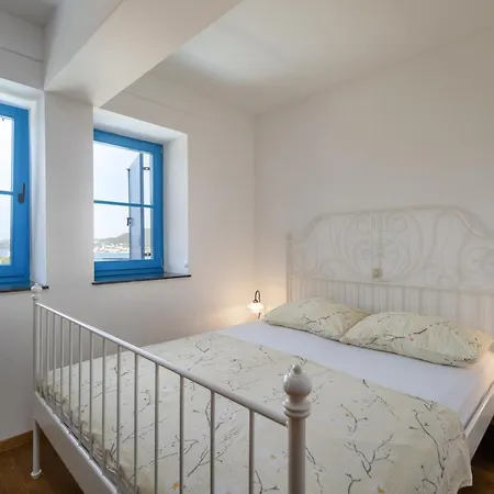 Lapida 苏佩塔斯卡德拉加