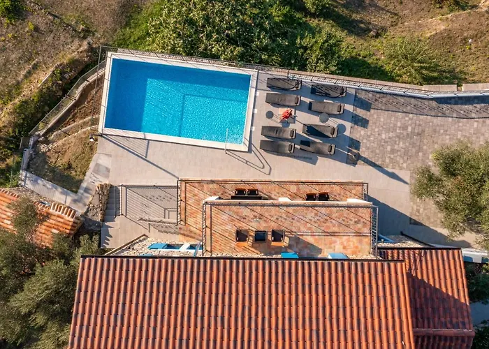 Lapida Supetarska Draga