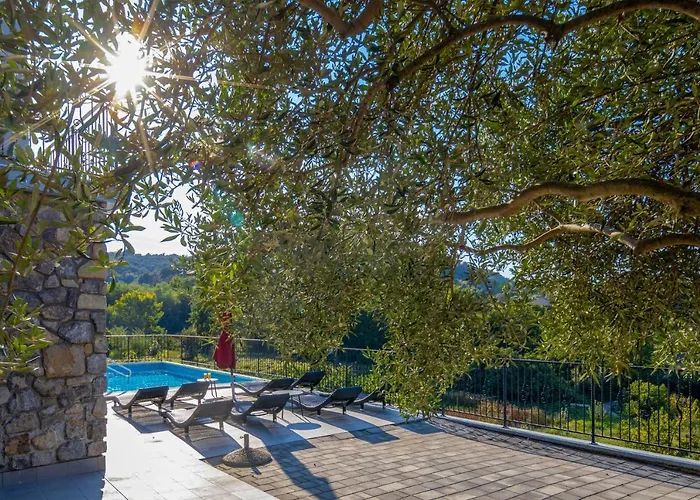 Lapida Supetarska Draga