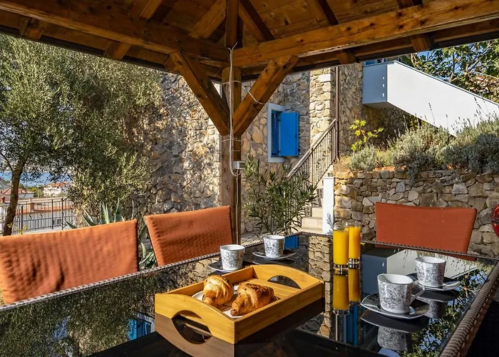 Lapida Supetarska Draga